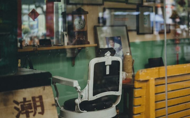 Why the Barber Shop Experience is Making a Comeback