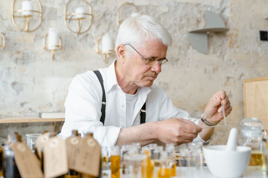 The Allure of Signature Scents: Crafting Your Personal Fragrance Statement in 2026
